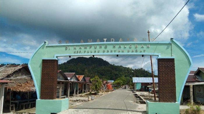 pintu-gerbang-masuk-haloban